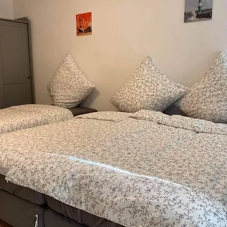 Apartment Lage In Rostock: 2-zimmerwohnung Mit Balkon Im 1.og