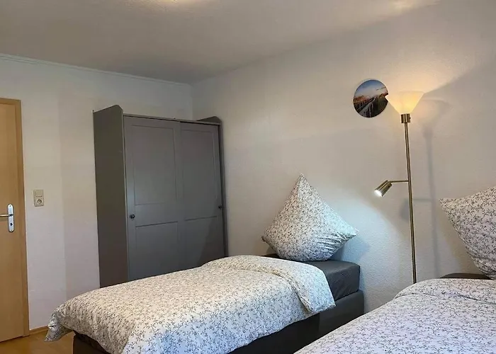 Beste Lage in Rostock: 2-Zimmerwohnung mit Balkon im 1.OG