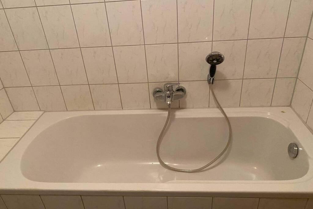 Apartment Lage In Rostock: 2-zimmerwohnung Mit Balkon Im 1.og Rostock